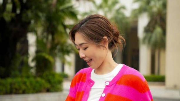 胡定欣短发惊艳全网，曹永廉一句“似阿妈”引爆网络，网友：这才是真朋友