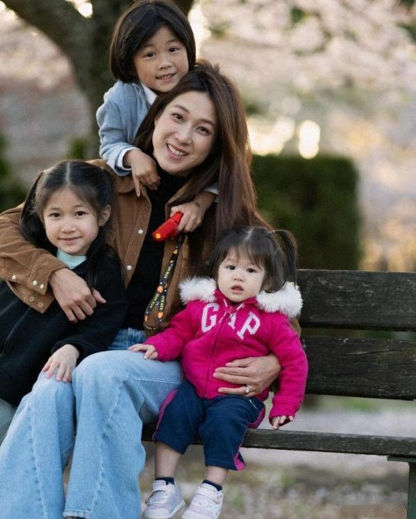 钟嘉欣自爆被老公抱怨，直言“晚上真的很累”! 称丈夫不是最重要