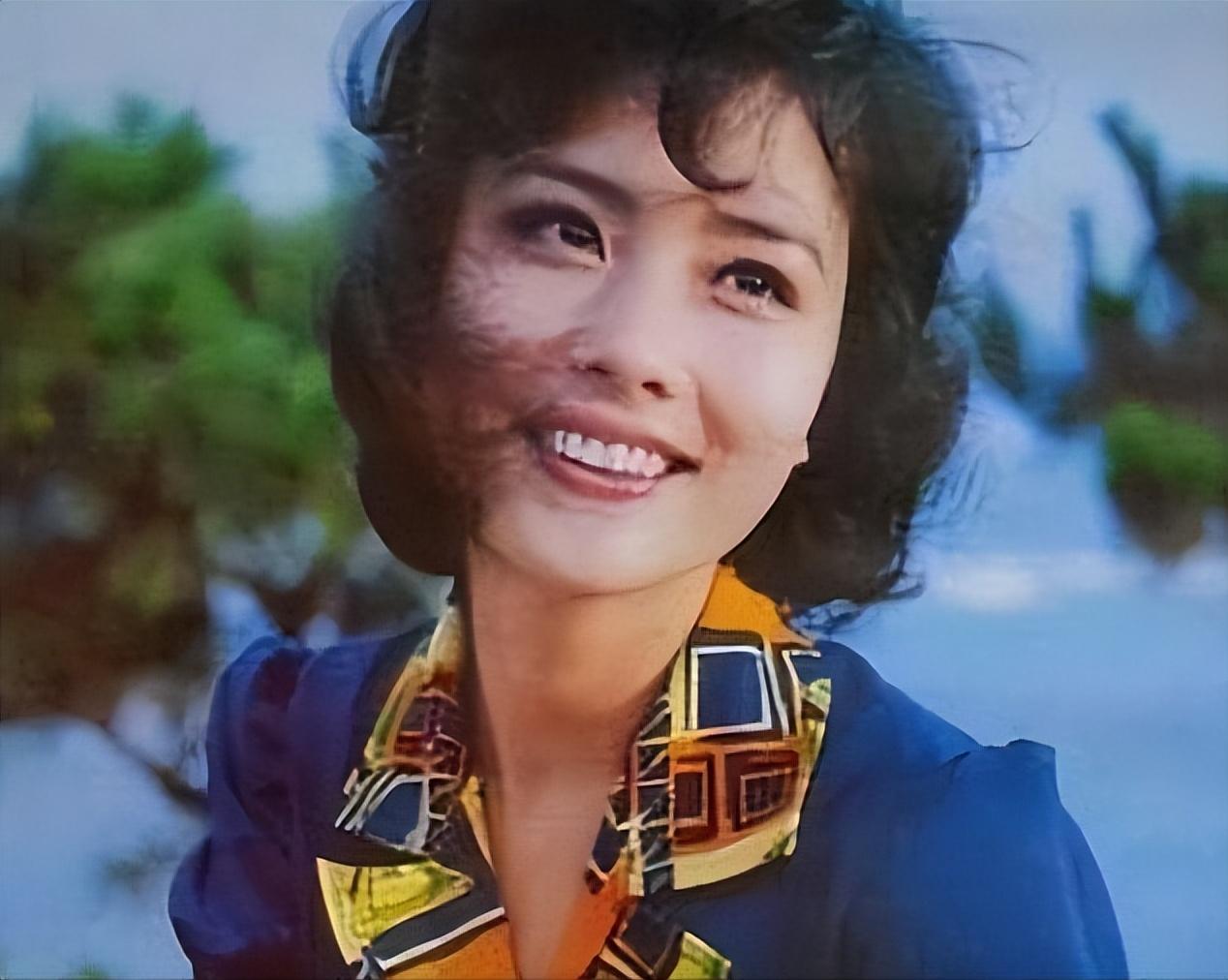 二婚嫁大13岁杜志国后,定居武汉素面朝天很自信,继子杜淳成心病