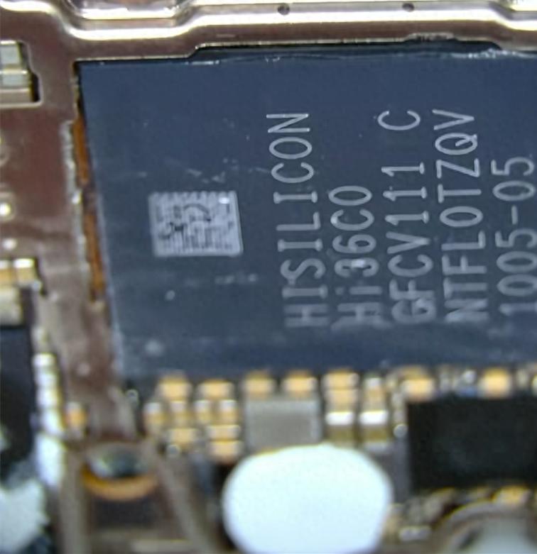 百萬博主首拆華為Mate XTs：麒麟9020芯片工藝及整機優化，全解析