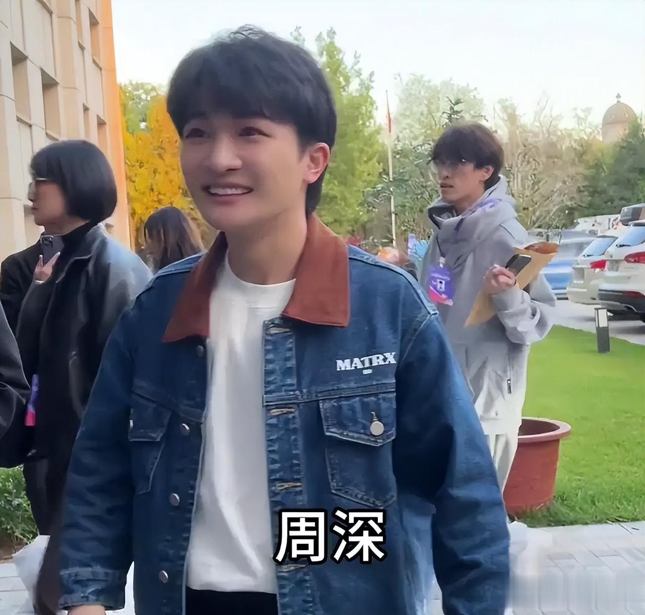 人善被人欺？央媒专访暴露周深真实处境，那英的话总算有人信了