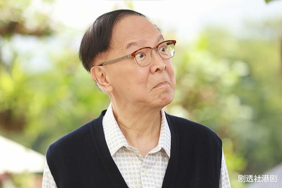 香港知名老戏骨入住养老院，患大肠癌坐轮椅，至今未婚无儿无女