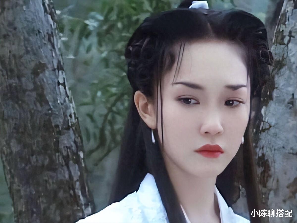 新加坡第一美女范文芳：53岁却样貌年轻，和老公同框像“两代人”