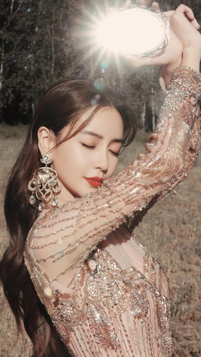 美女系列壁纸第4776期—杨颖