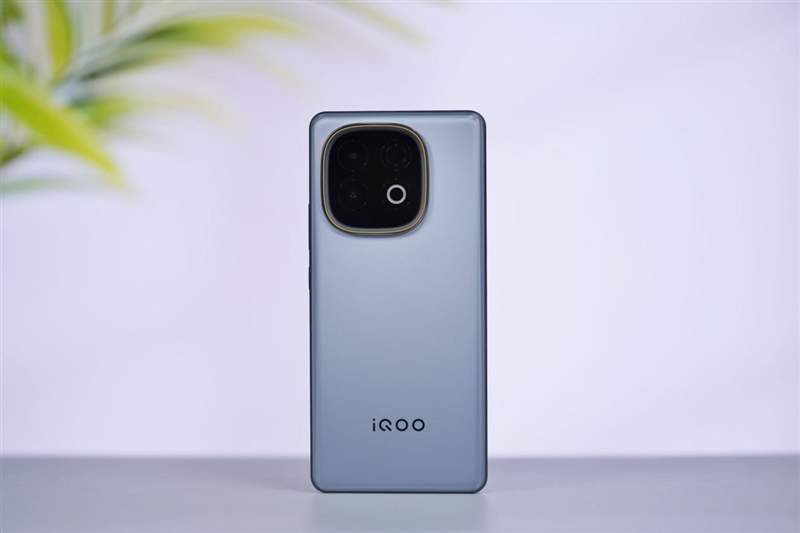iQOO Z10 Turbo+评测:实现全天游戏自由的电竞新卷王