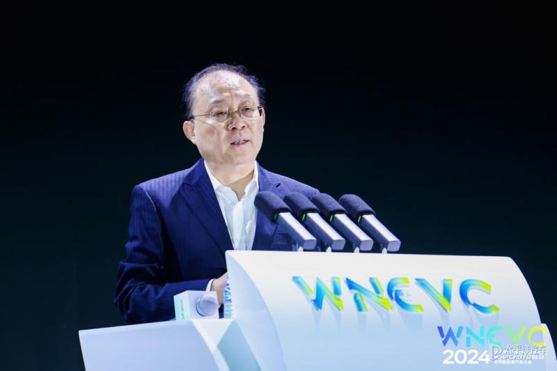 从擦飞机的学生到院士：廉玉波的二十年造车传奇