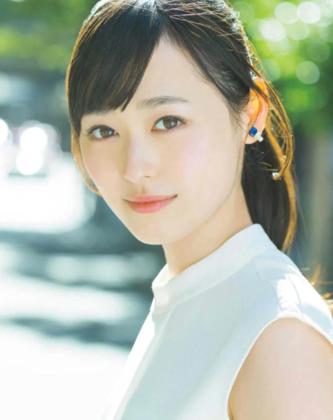 她被称为“令和甜心” 长着一张标准日系美少女脸,甜腻腻的!