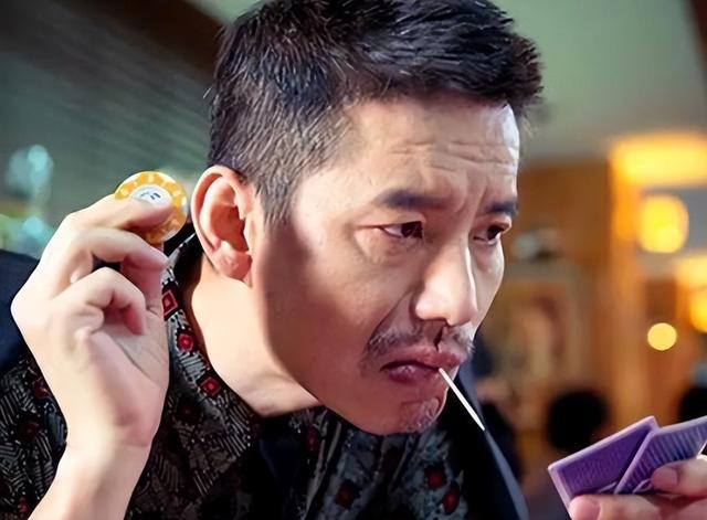 合作张艺谋没火,搭档吴京没红,如今50岁演完《戏台》,终于红了