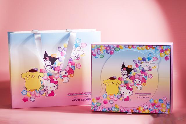 可爱出击,萌化你的心 vivo S30系列三丽鸥家族礼盒图赏