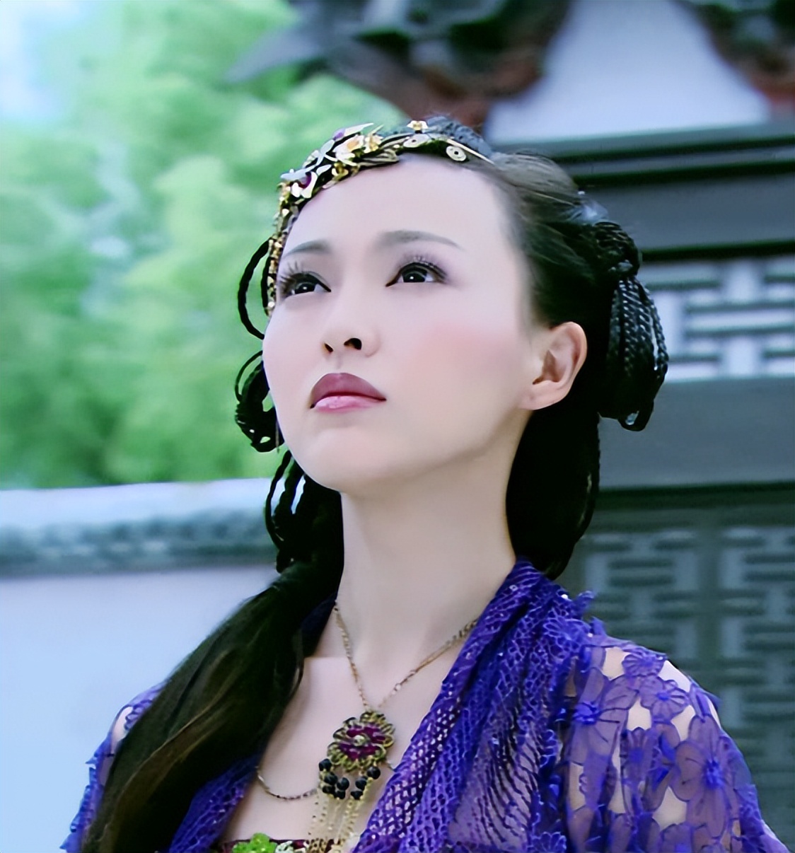 拿下视后,唐嫣接受央视采访,句句不提刘诗诗,却字字提醒刘诗诗