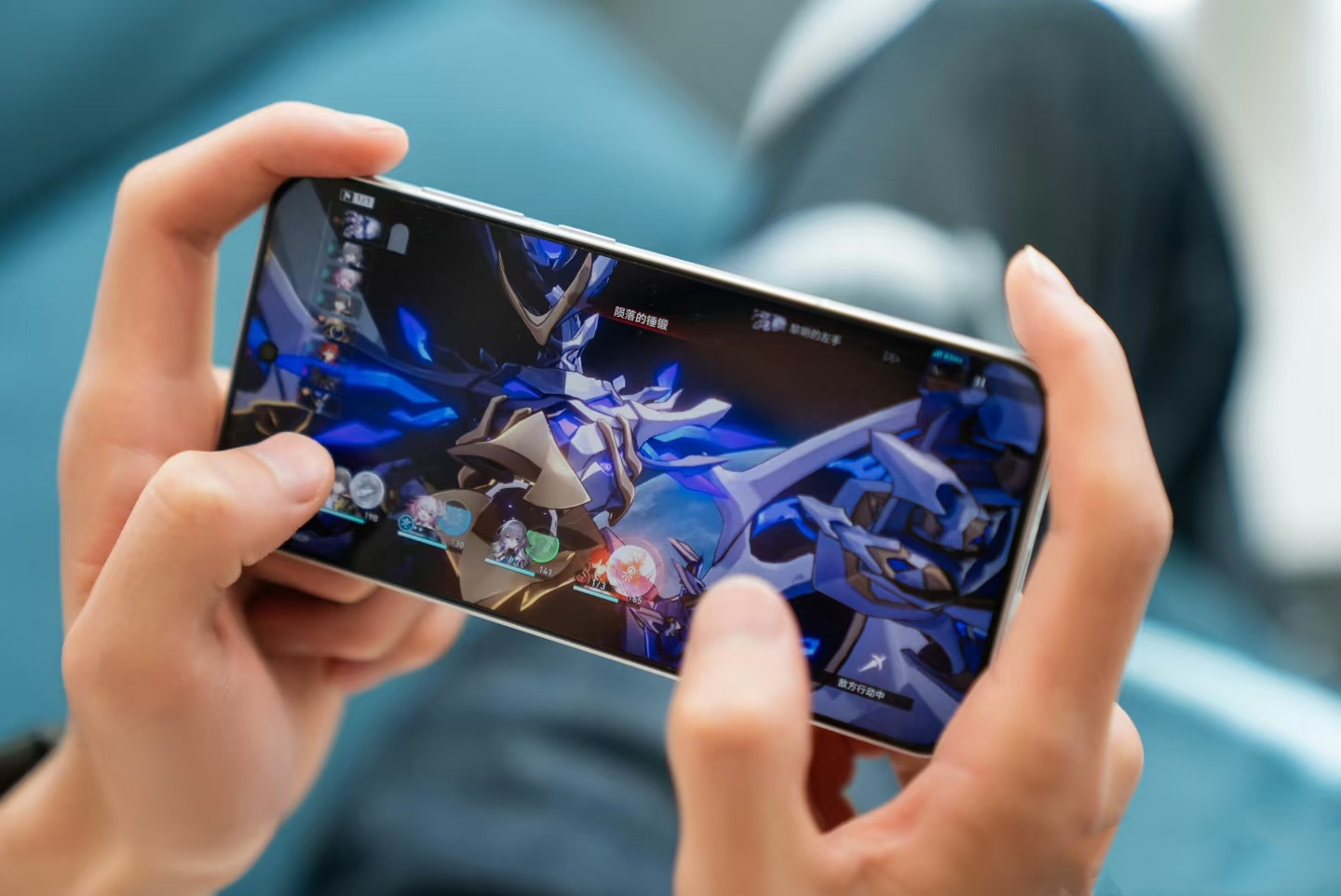 一加打響“價格戰(zhàn)”，驍龍8至尊版跌至2708元，極窄直屏+6260mAh