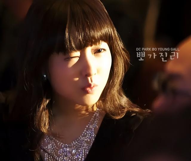 她被称为南韩史上“最强童颜” 是手握超多爆剧人气超强的90花