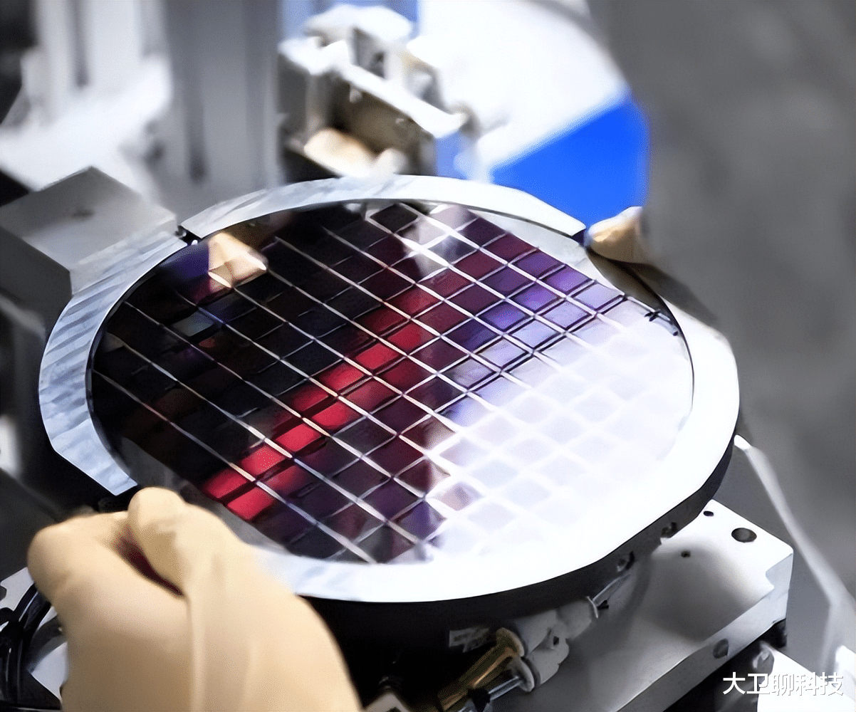 罔顾保密协议,两名中国技术员工携核心技术投奔西方“新东家”?事情不简单