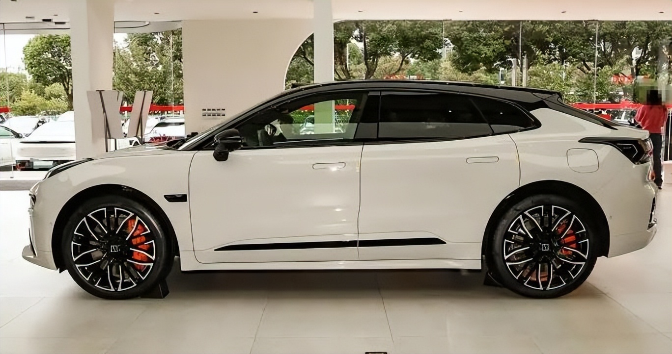 22.99万起，对比竞品，极氪7X直接“掀桌子”