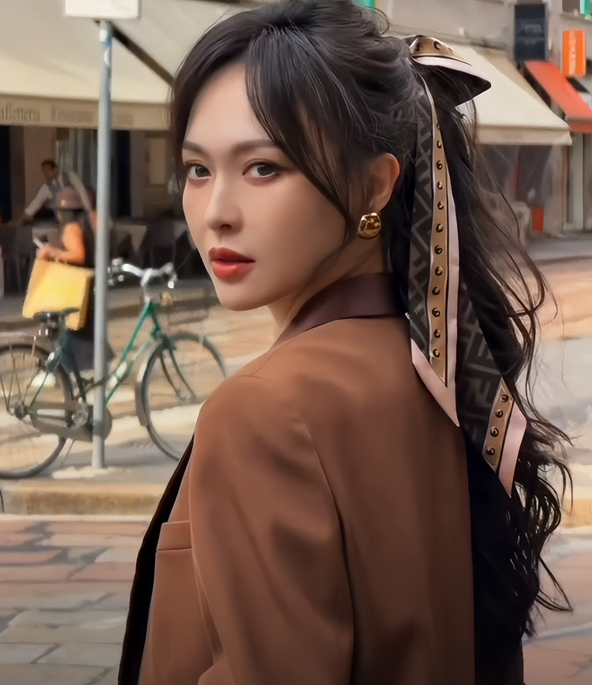 米兰时装周：倪妮妖艳，唐嫣土味，宋威龙油腻，闫妮引全场瞩目