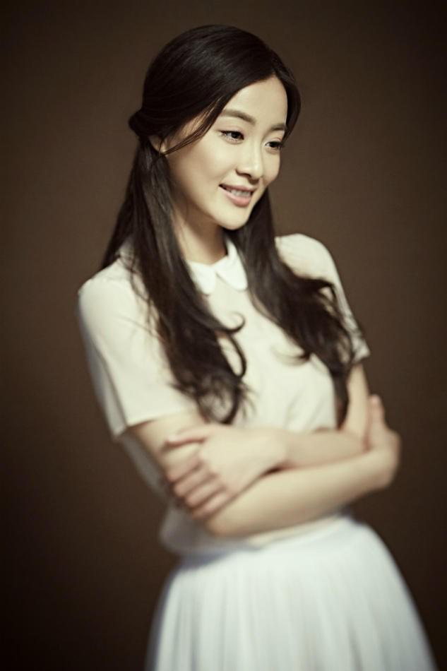 她被赵本山看中，3次上春晚，前任成李小冉老公，41岁仍不婚不育