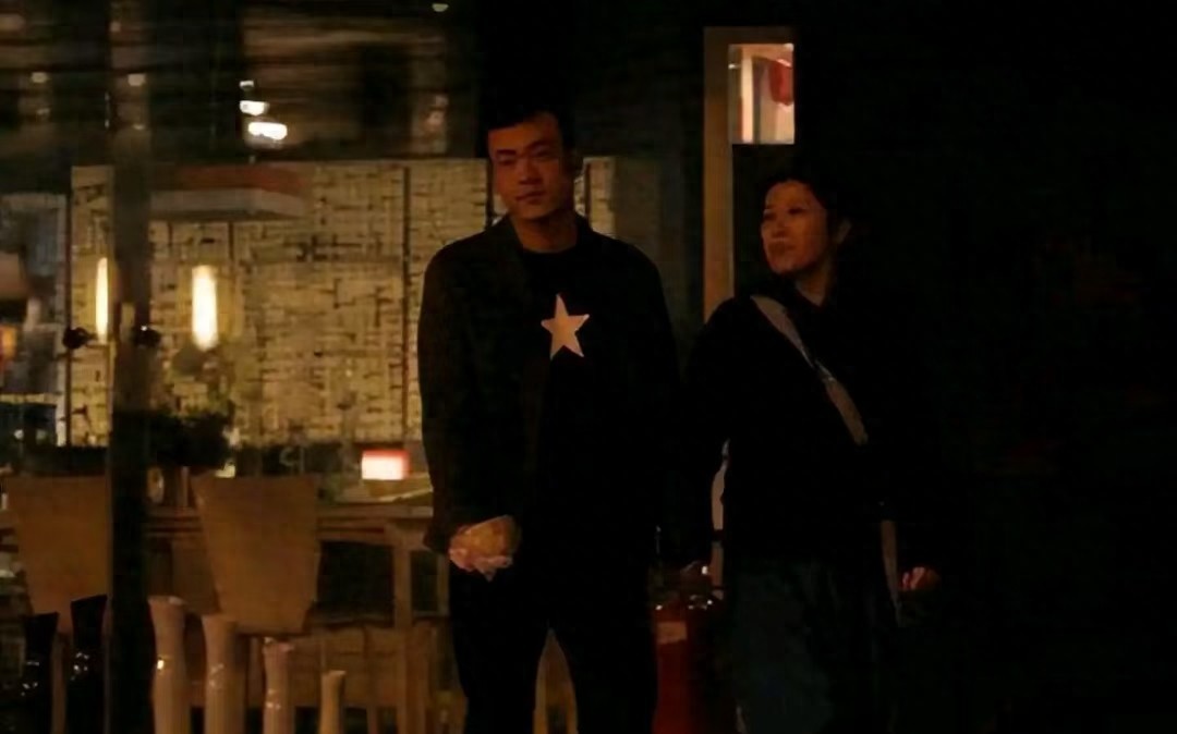 已经是影帝的他,最不后悔的事,就是娶了大他五岁的老婆