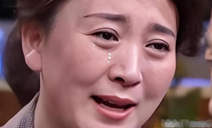 脸疼不疼？央媒彻查后，闫学晶首现身又传噩耗，这回彻底洗不白了