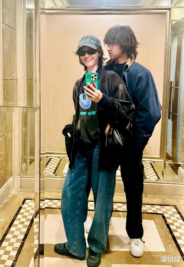 白百何母子逛公园，5岁儿子动手打妈妈脾气大，白百何当场发飙