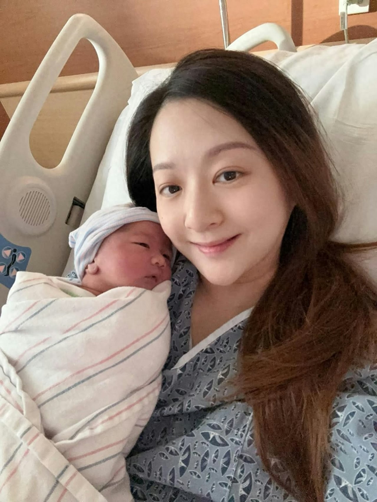 41岁戴梦梦官宣生女儿，怀抱孩子喜极而泣，自曝人工受孕历尽艰辛