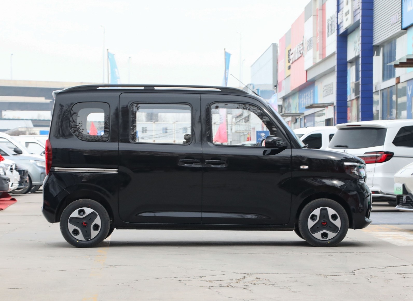 纯电版“北斗星”亮相!或不超5万起,配双侧滑门,续航超300公里