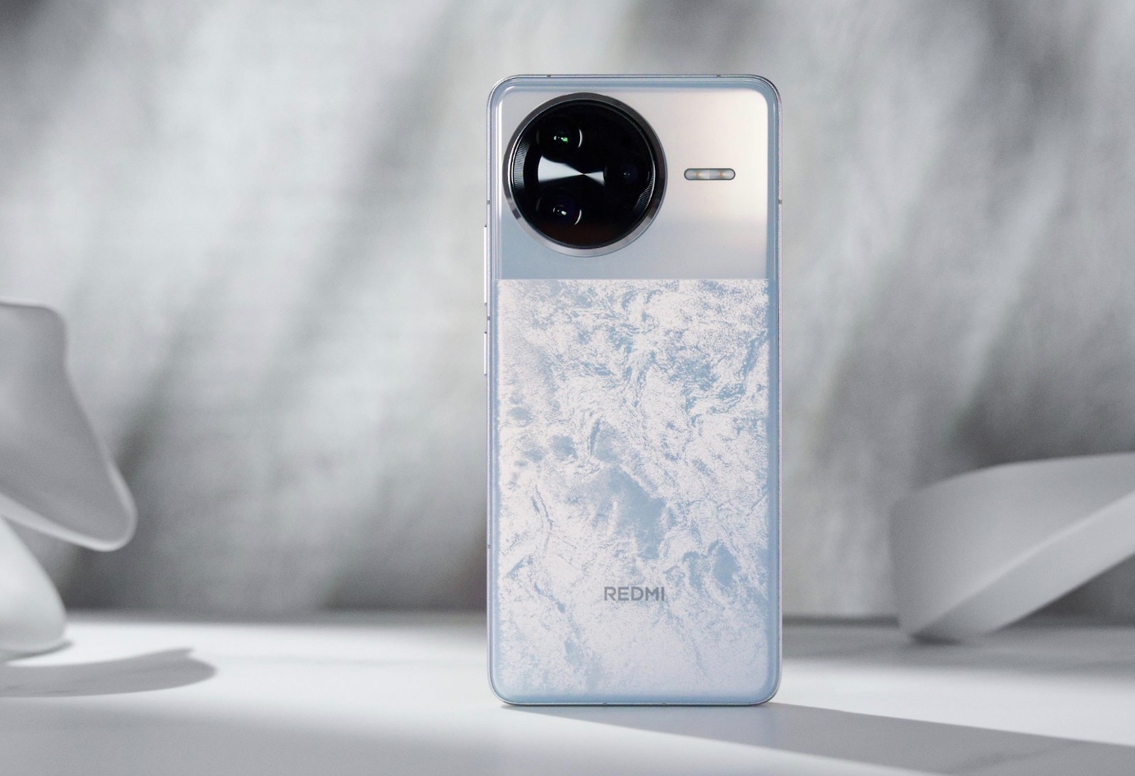 红米果断清仓!骁龙8至尊版+大电池+2K屏+长焦,从3699降至2506元