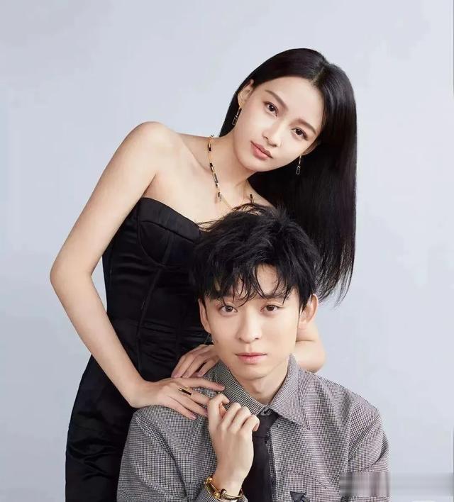 太吓人了,孙怡在外面还是注意点,你看旁边大哥的眼神