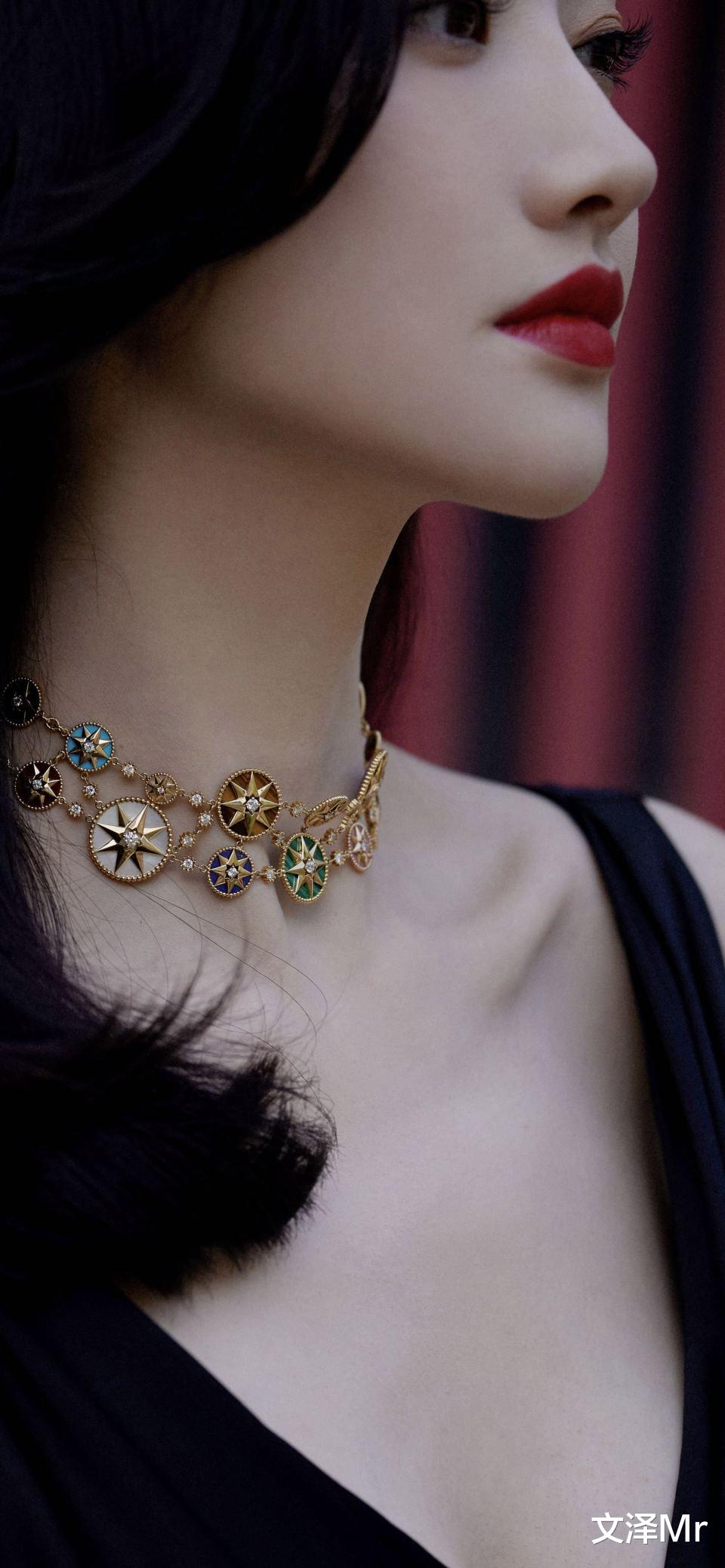 景甜：“人间富贵花” ，再现优雅