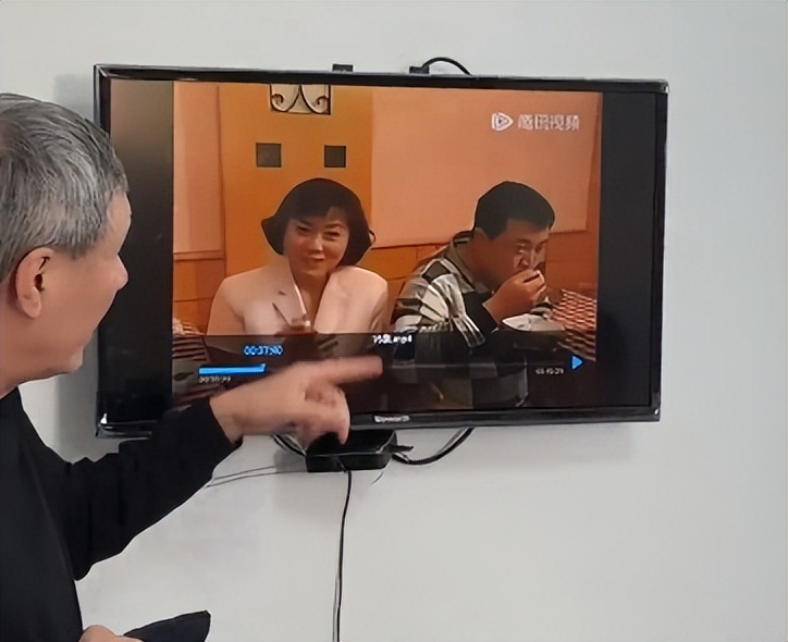 演员马晓峰办家宴!患癌后遗症说不清话,老友王一楠姚安濂来探望