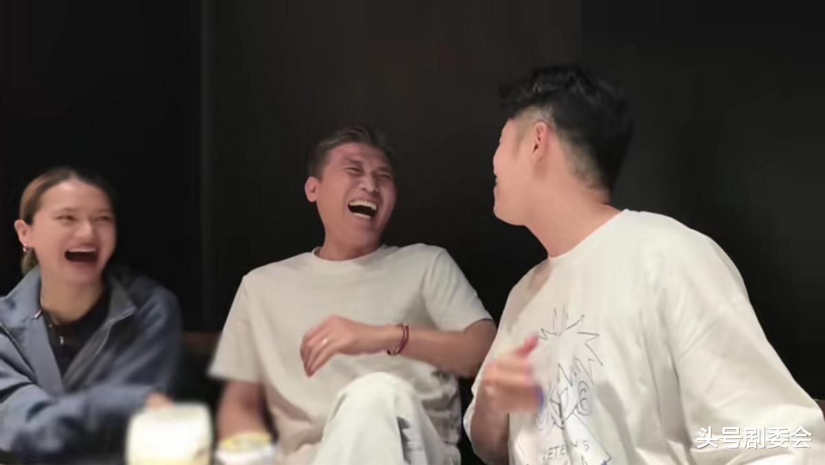 50岁李乃文没想到，老婆罕见曝光后，他和颜丙燕18年绯闻不攻自破