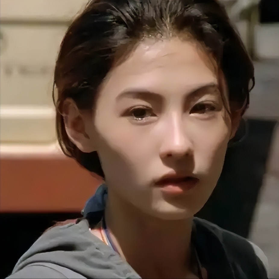 \耍大牌，爱撒谎，私生活混乱\！难怪时至今日向太还不肯\放过\她