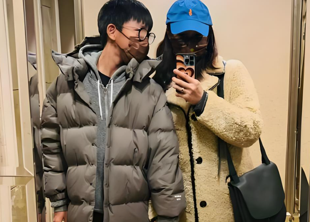 陈羽凡近况：不抽烟不喝酒，50岁胖到认不出，17岁儿子长得像妈