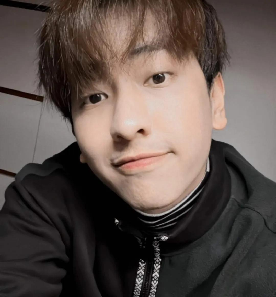 TVB小生宣布离巢，获多位圈中人鼓励，入行以来曾饰演过42次闲角