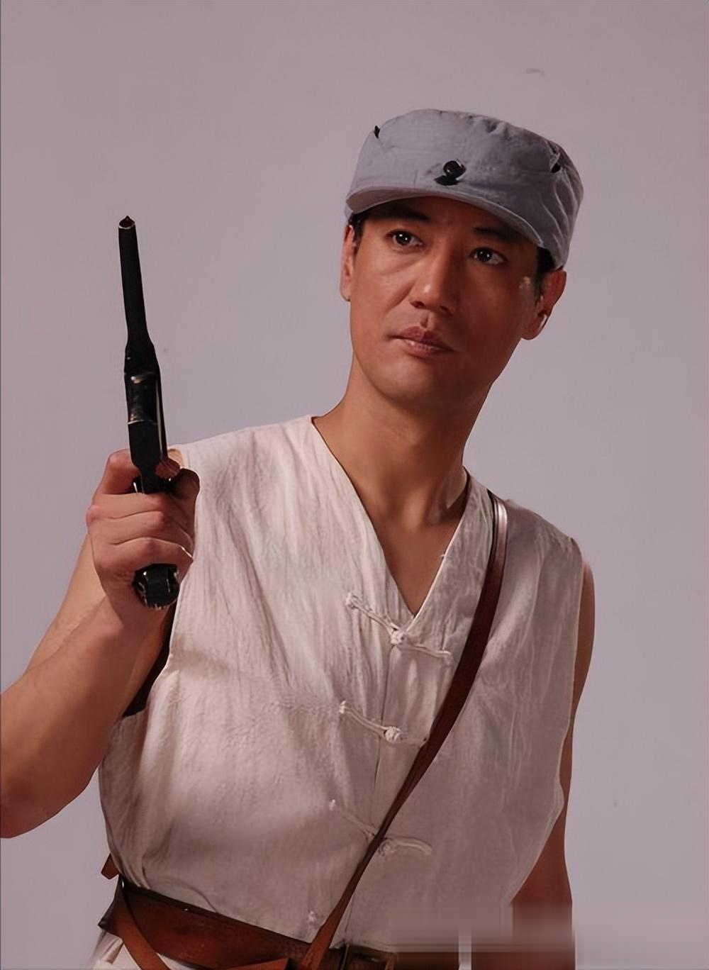 英氏一家三导演:英达离开宋丹丹,英宁抛弃赵明明,他婚姻很低调