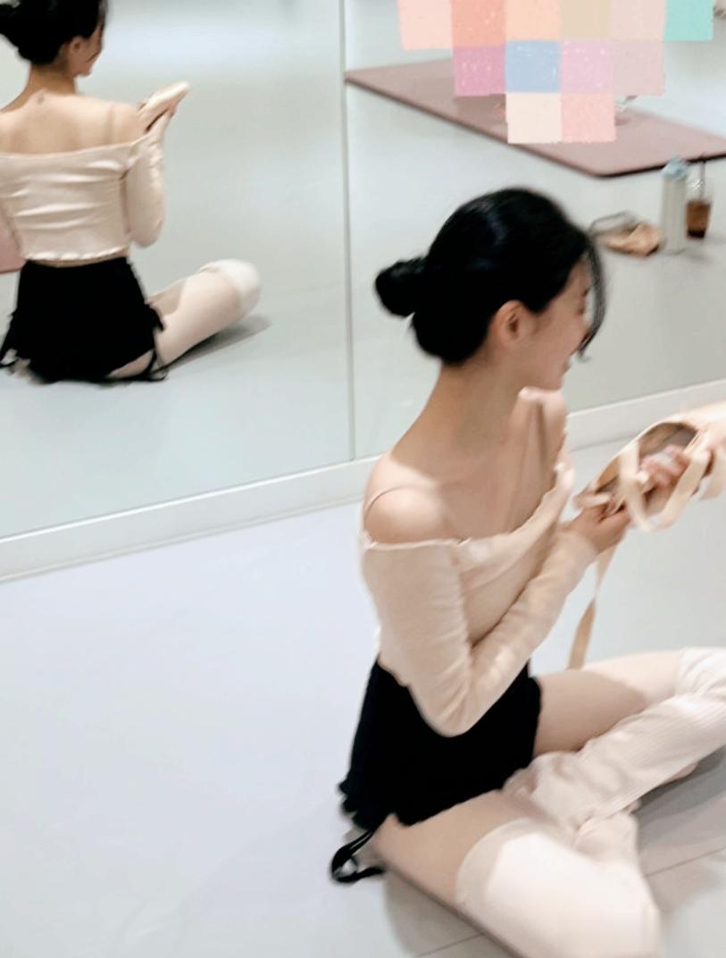 韩国女星秀智晒清纯芭蕾照，身材气质大变样，31岁仍然少女感满满