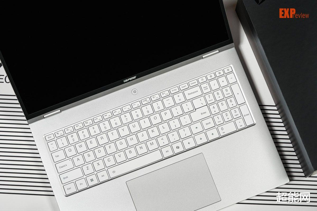 七彩虹iGame M16 Origo评测: 高性价比RTX 5070轻薄游戏本