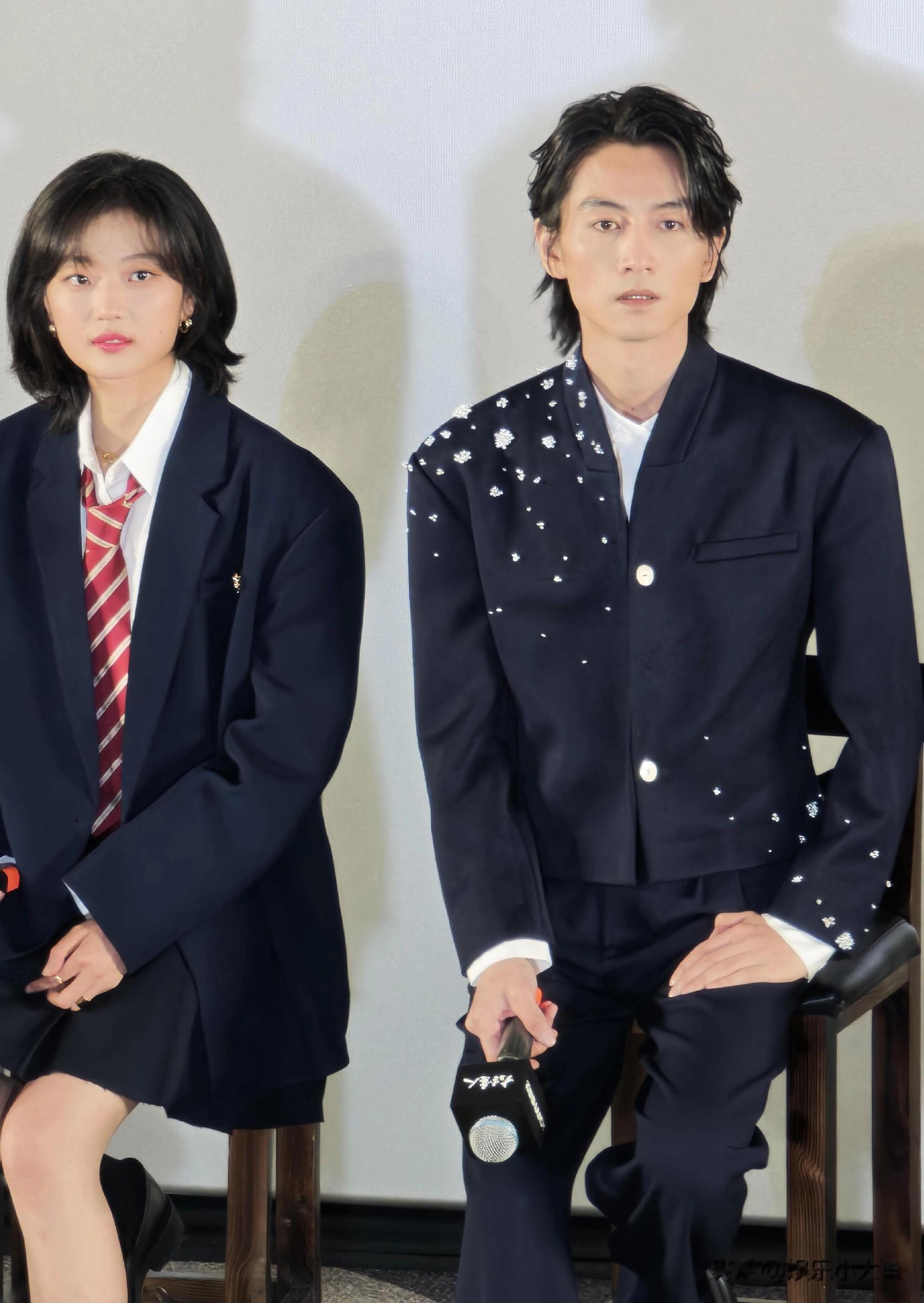 陈晓亮相电视剧《大生意人》看片会,瘦了好多,狼尾发型仍好帅