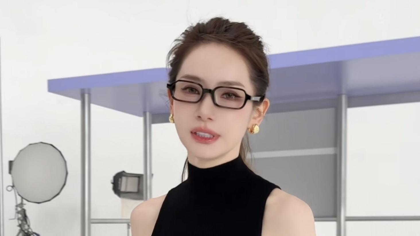 戚薇近照曝光被指撞脸金晨，网友：差点认不出