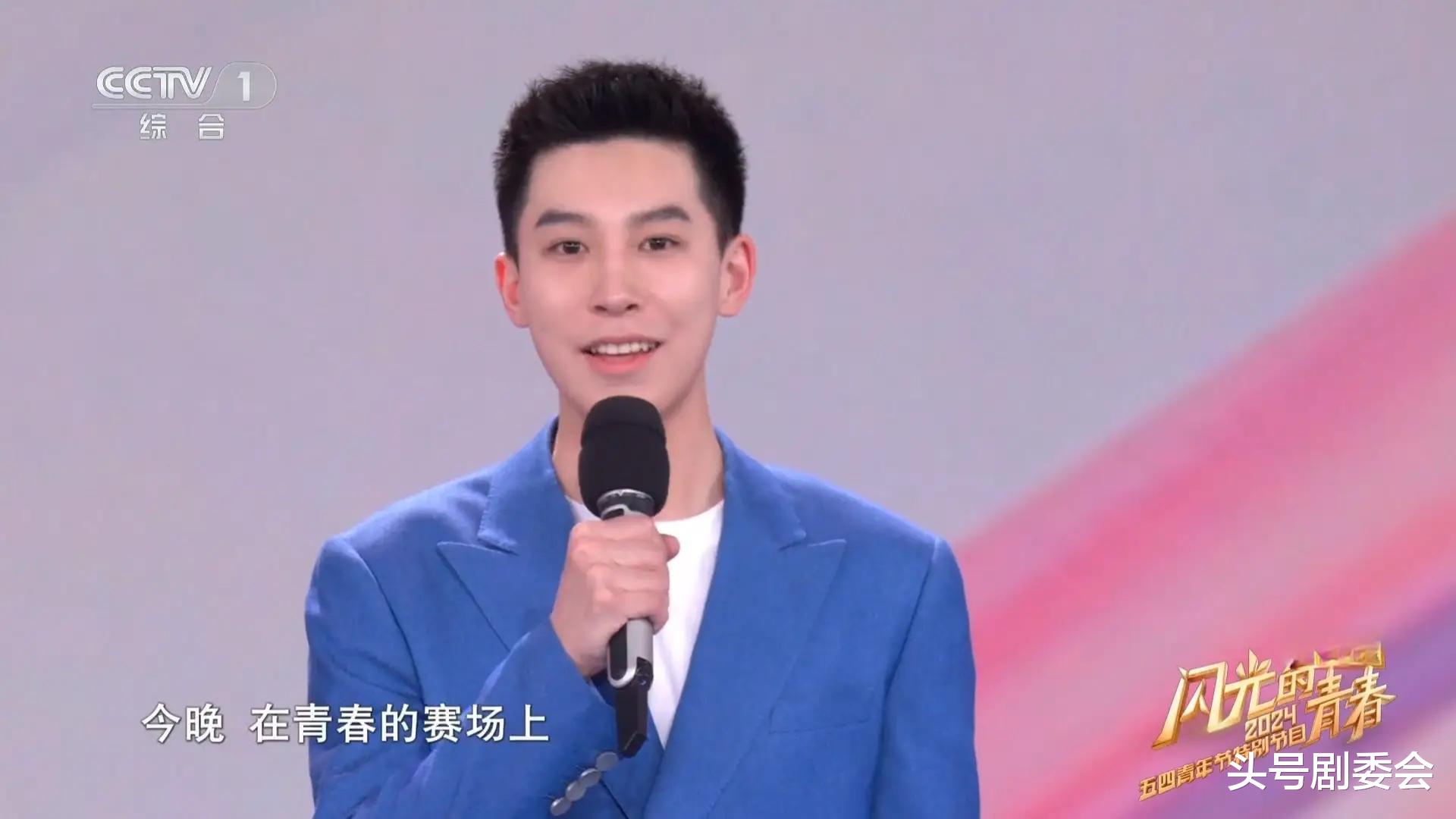 2025央视主持天团大洗牌!撒贝宁龙洋坚守,董卿回归?00后成黑马