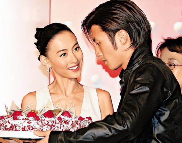 王菲近况引担忧,两个细节暴露了一切,疑似谢霆锋再陷“老本行”