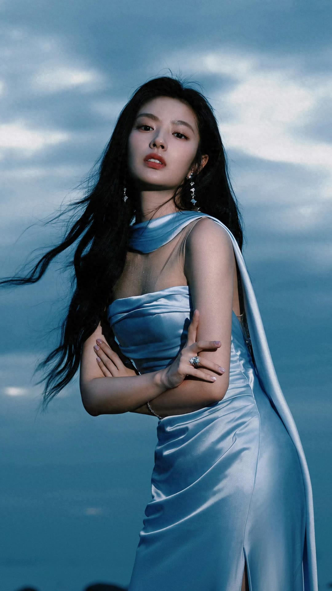 徐若晗《爱你》热播后首露面！48kg腰臀比绝了，素颜状态美过修图