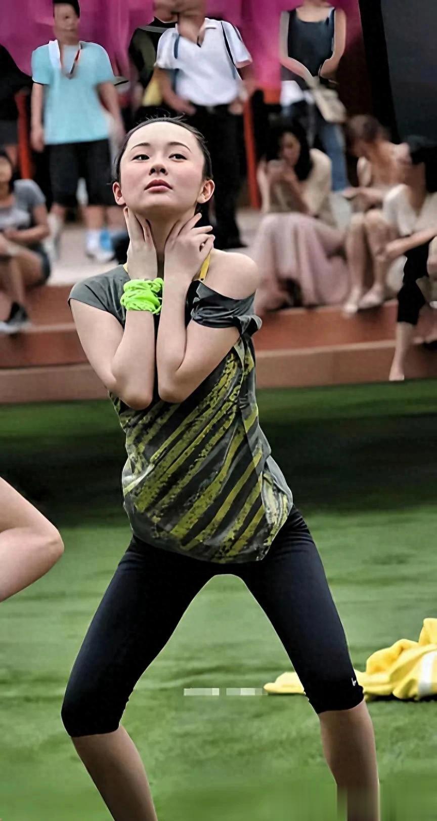 霍思燕这瑜伽动作谁教的？好身材和搞笑魂我都要！