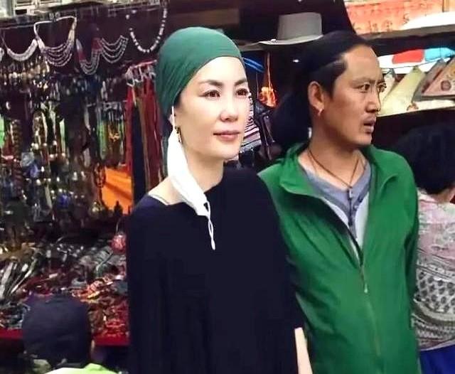 王菲近况引担忧,两个细节暴露了一切、疑似谢霆锋再陷“老本行”