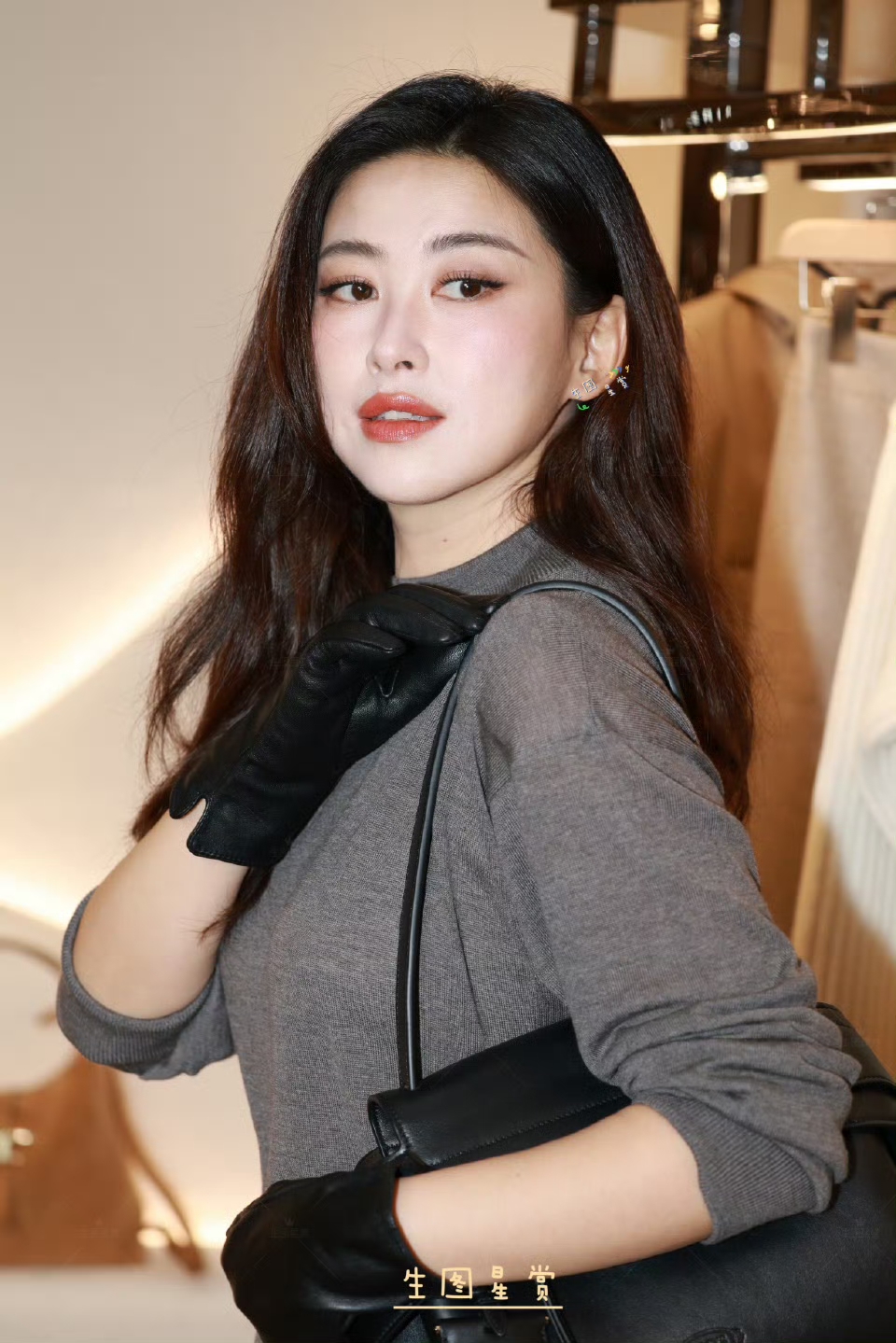 朱珠的美谁懂啊!出席线下活动,全方位又大气明艳,还有国际范