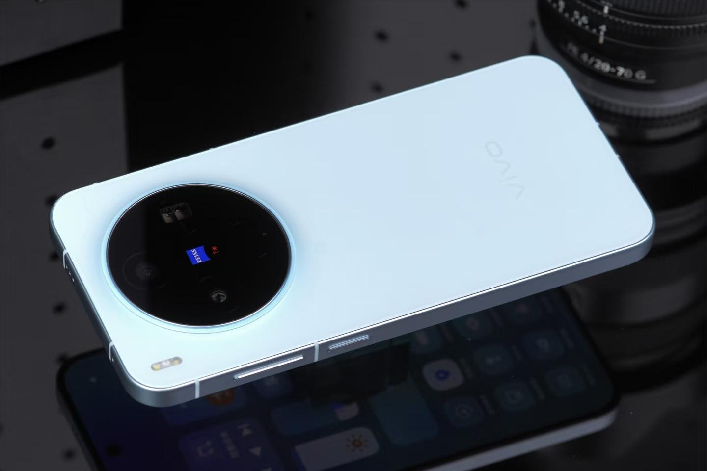 vivo的“優質小鋼炮”！天璣9500+超窄直屏+百倍變焦+IP69防水