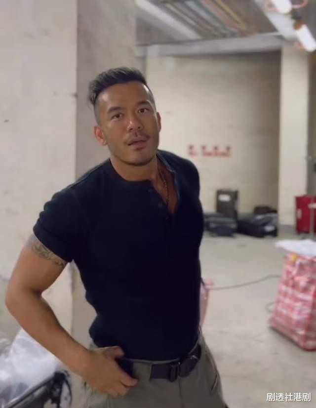 惊喜！前TVB小生被曝疑转行当司机，已加入开车行列2个月好评极高