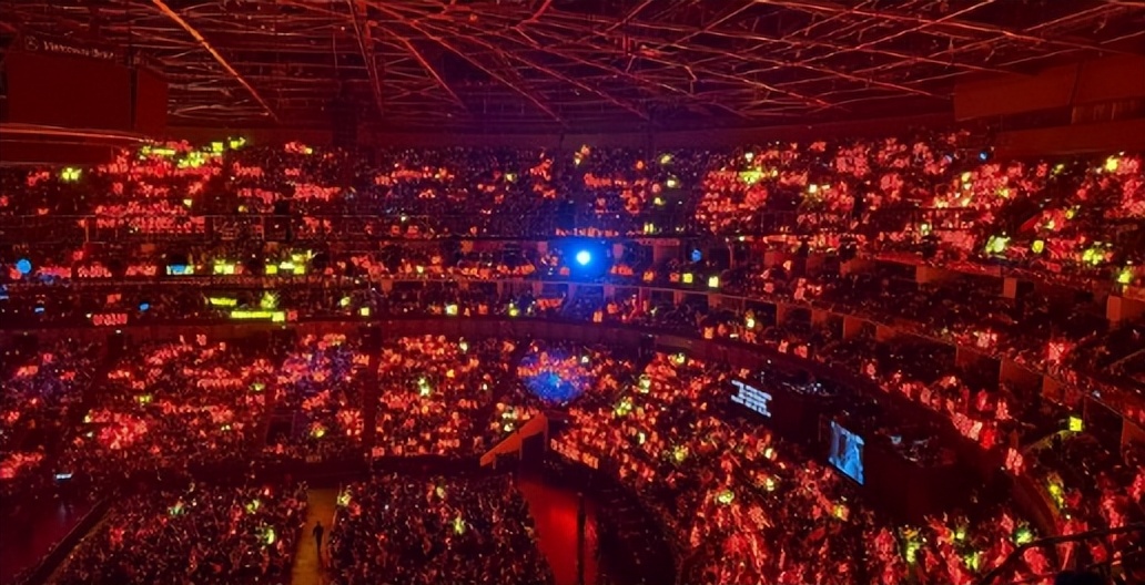 2026跨年晚会大惊喜，肖战再掀八秒红海，小飞侠的爱永远炽热明亮