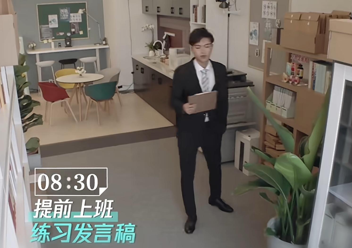 太突然！李晨官宣结婚，夫妻合照曝光，全网恭喜，终于等到这一天