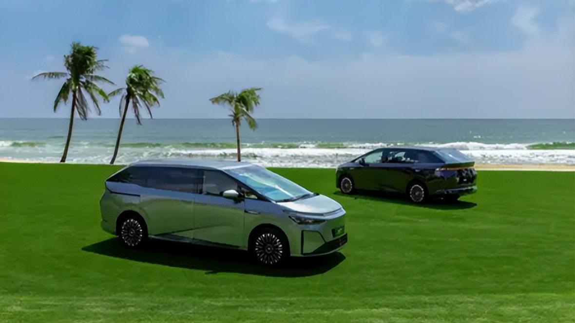 1.5T增程器+63.3度电池，小鹏X9增程版官宣，满油满电跑1602公里