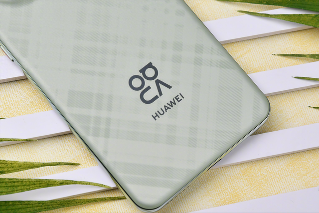 華為果斷清倉，從3999元跌至2909元，512GB鴻蒙手機可“閉眼入”